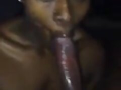 Caliente novia latina Sophie Clint posando semidesnuda en el espejo