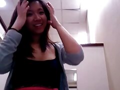 Kari Sweets y su amiga sexy se divierten con la webcam