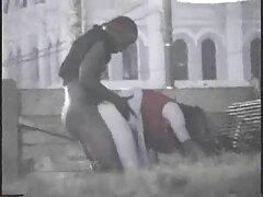 Lindo asiático adolescente dedos su apretado COÑO