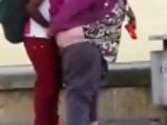 A la joven Dana le encanta que le coman el coño