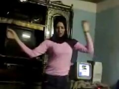 Meghan está de vuelta con otro video de masterbation travieso en DevineOnes. En este video ella está acostada de espaldas con las piernas abiertas y se mete un vibrador dentro y fuera de su coño. Puedes decirle ...